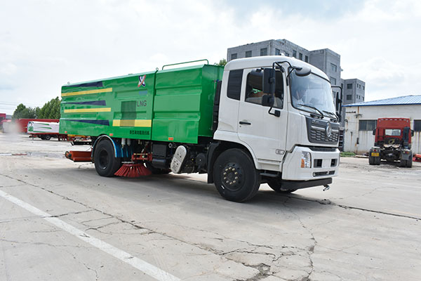 吸泥吸水吸塵車